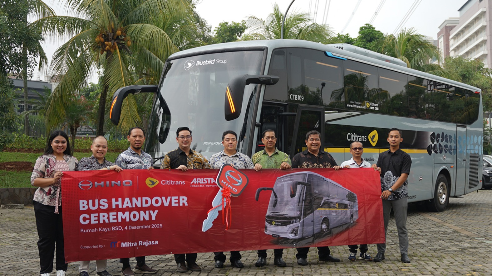 Hino Serahkan 10 Unit Bus RM 280 ABS Kepada Cititrans Untuk Mendukung Layanan Transportasi Antar Kota